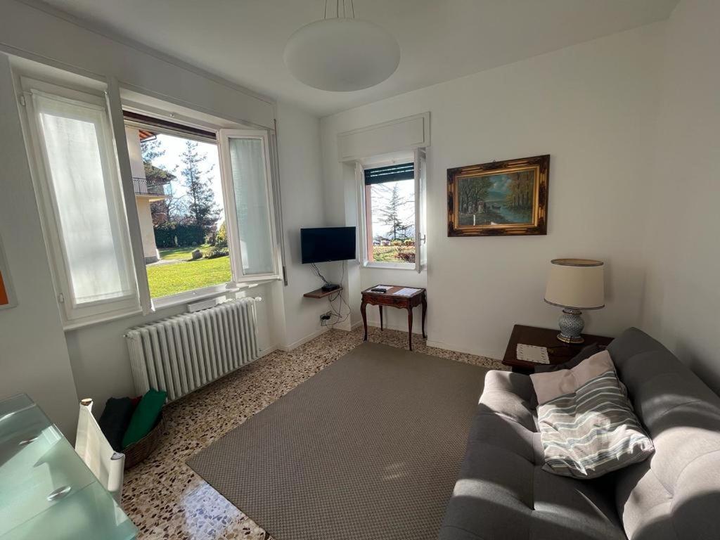 Casa Vacanze Le Violette Villa Брунате Екстериор снимка