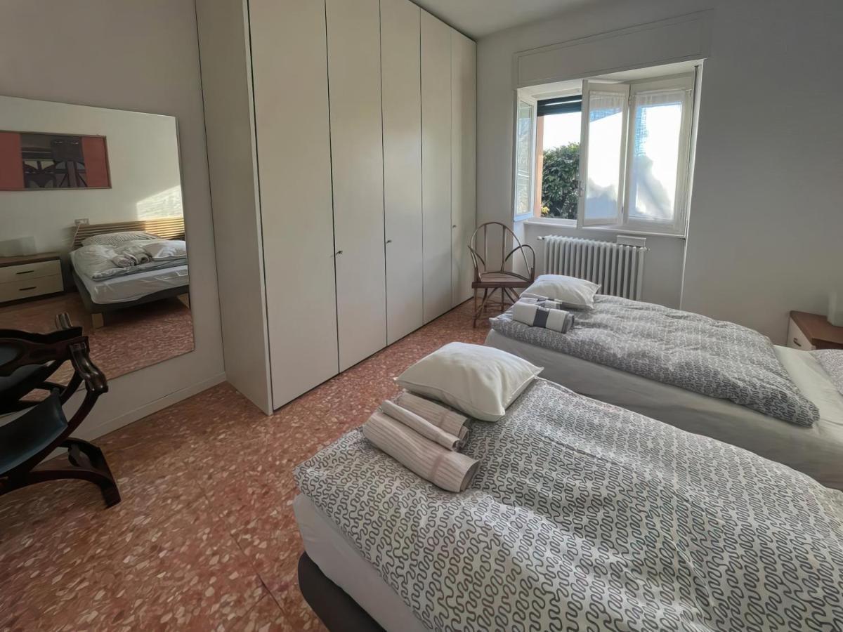 Casa Vacanze Le Violette Villa Брунате Екстериор снимка