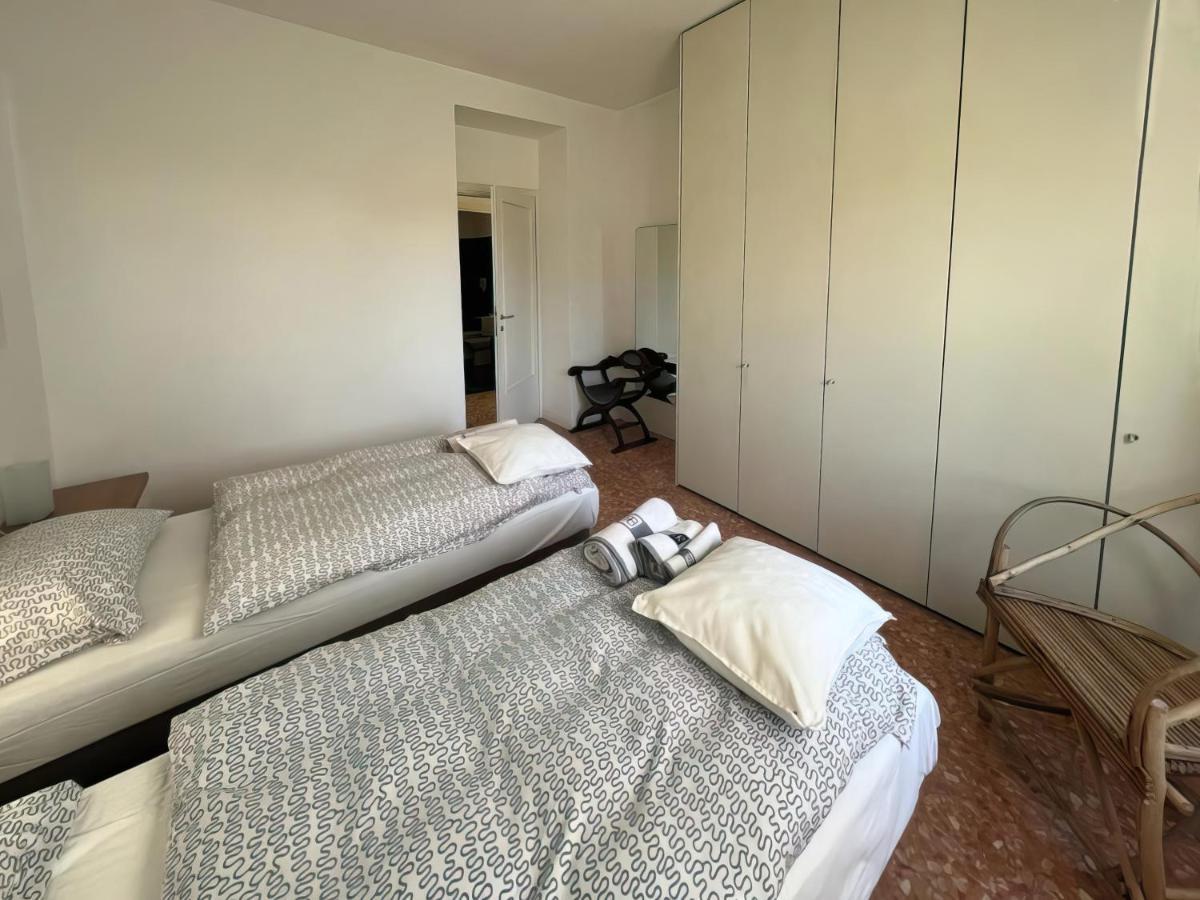 Casa Vacanze Le Violette Villa Брунате Екстериор снимка