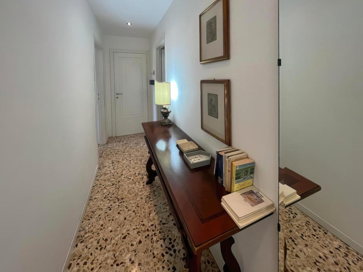 Casa Vacanze Le Violette Villa Брунате Екстериор снимка
