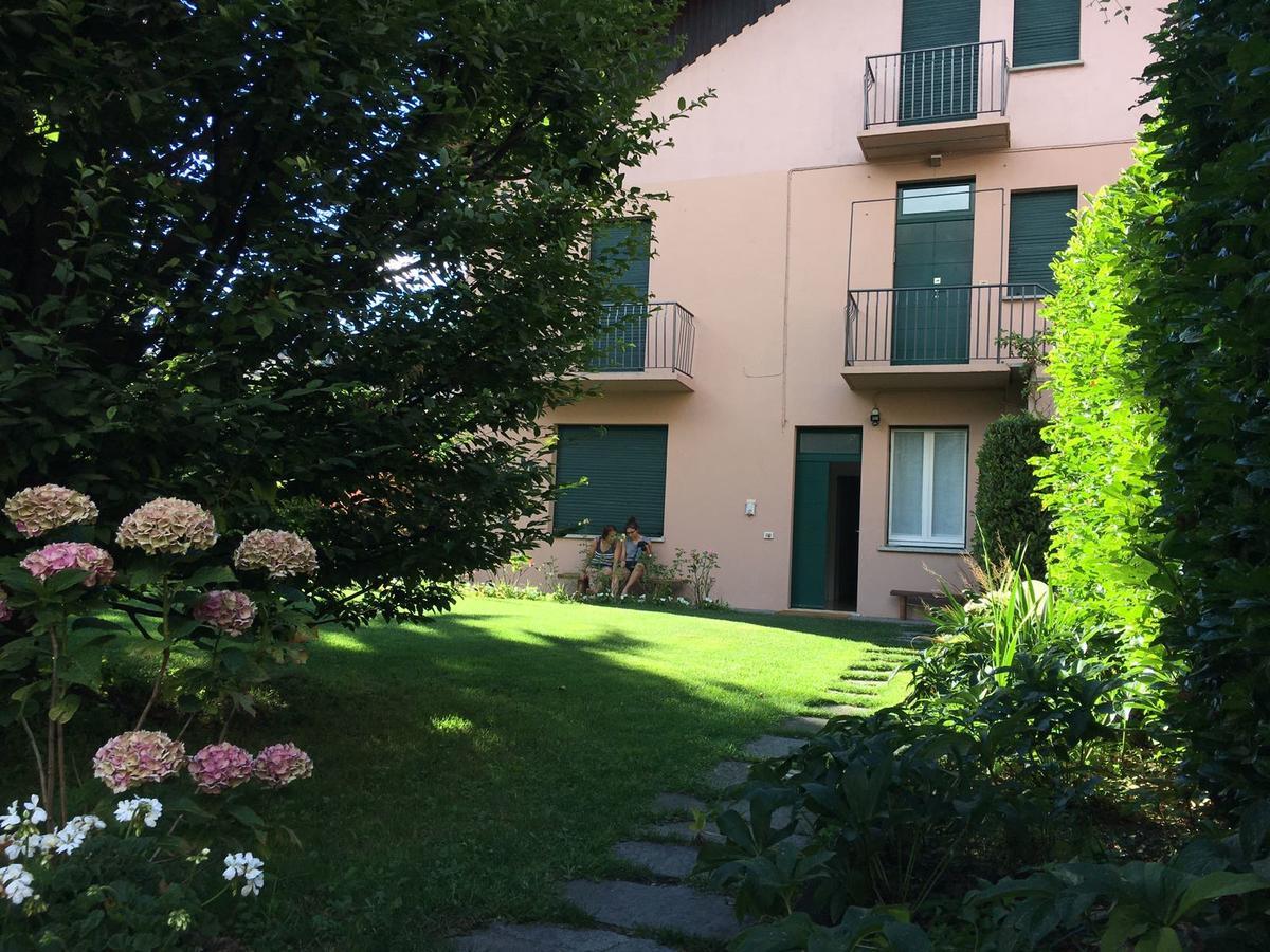 Casa Vacanze Le Violette Villa Брунате Екстериор снимка